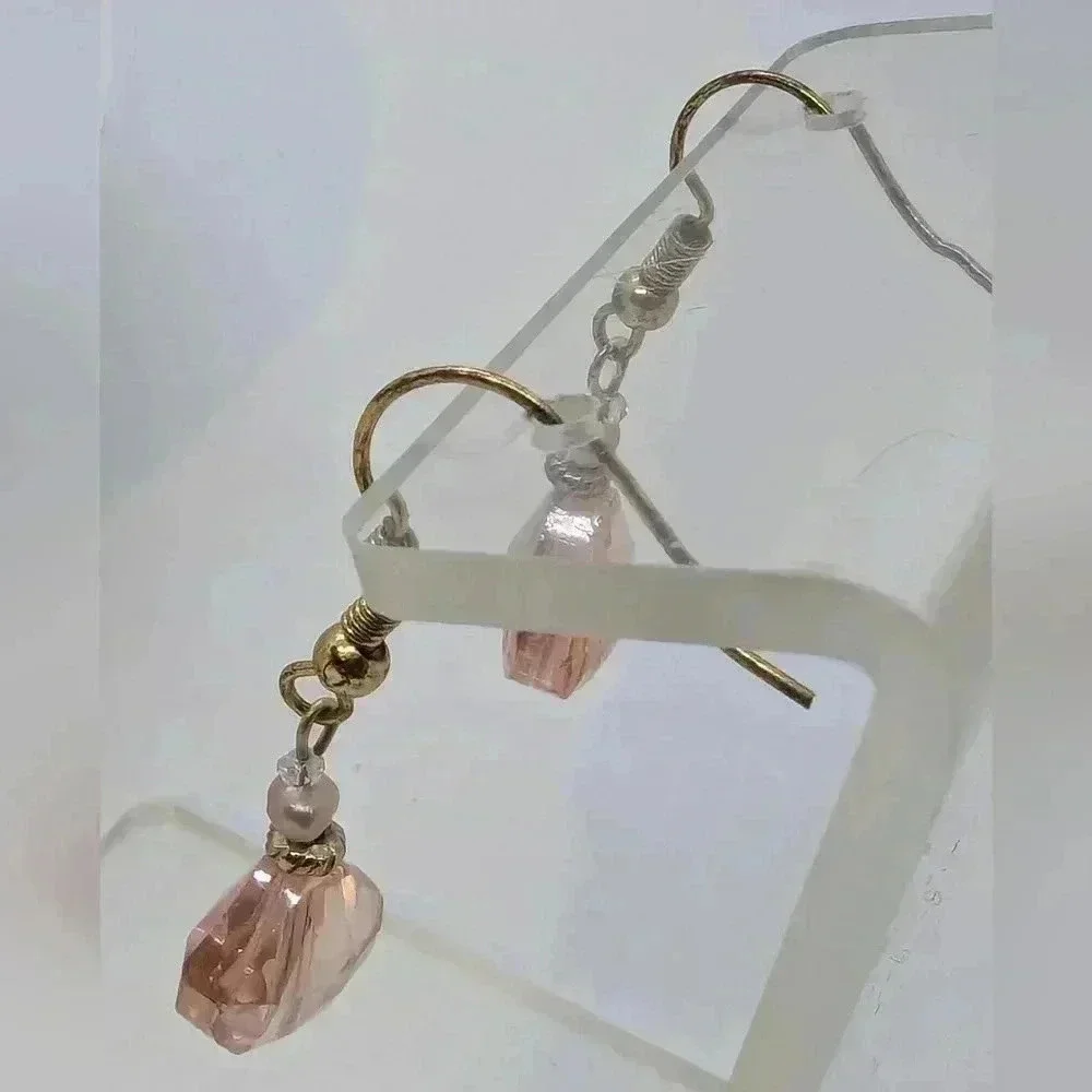 NWOT Blush Irredecent Fresh Water Pearl Earrings